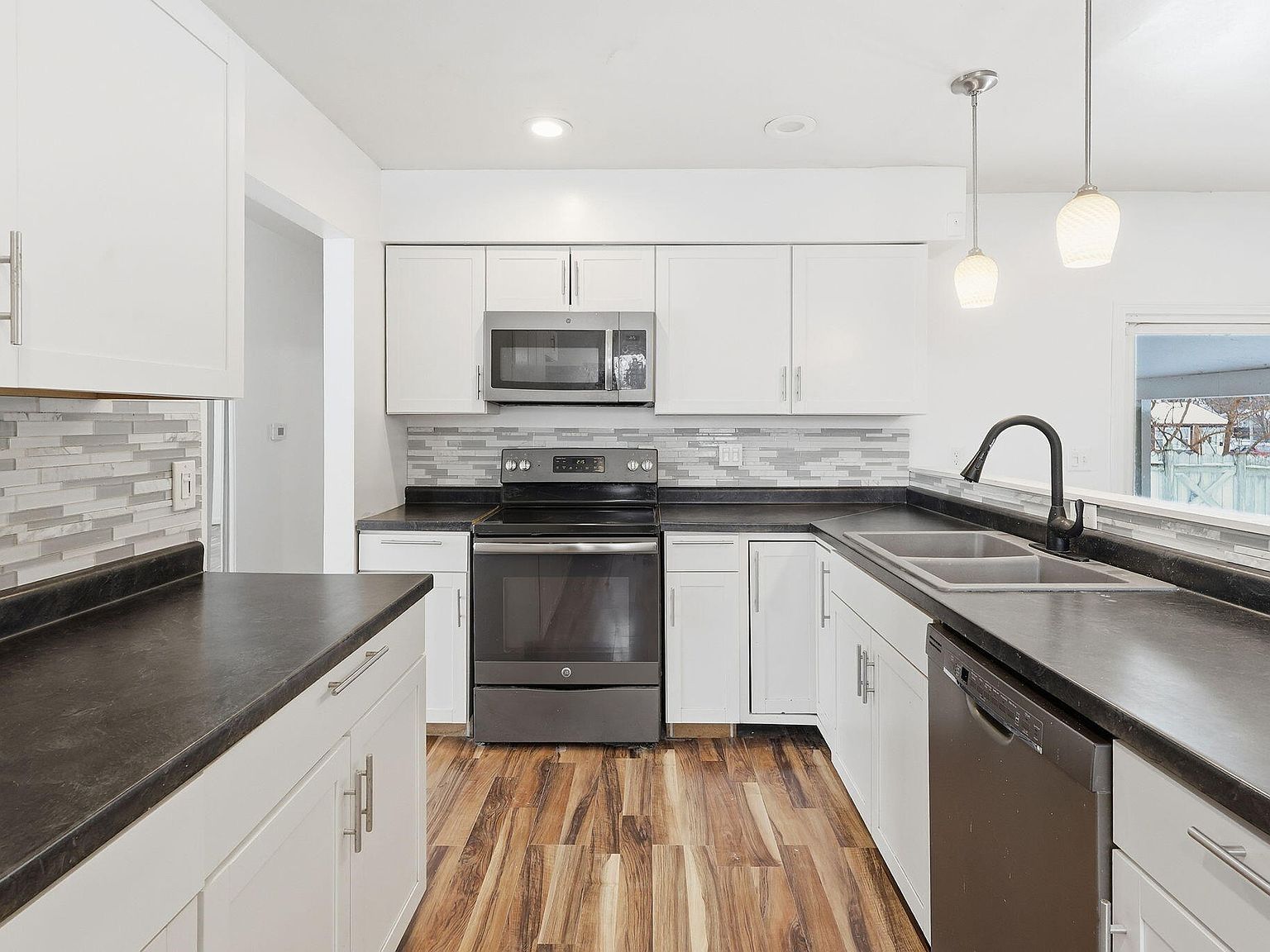 3924 Wedgewood Dr Lansing, MI 48911  | Single Family