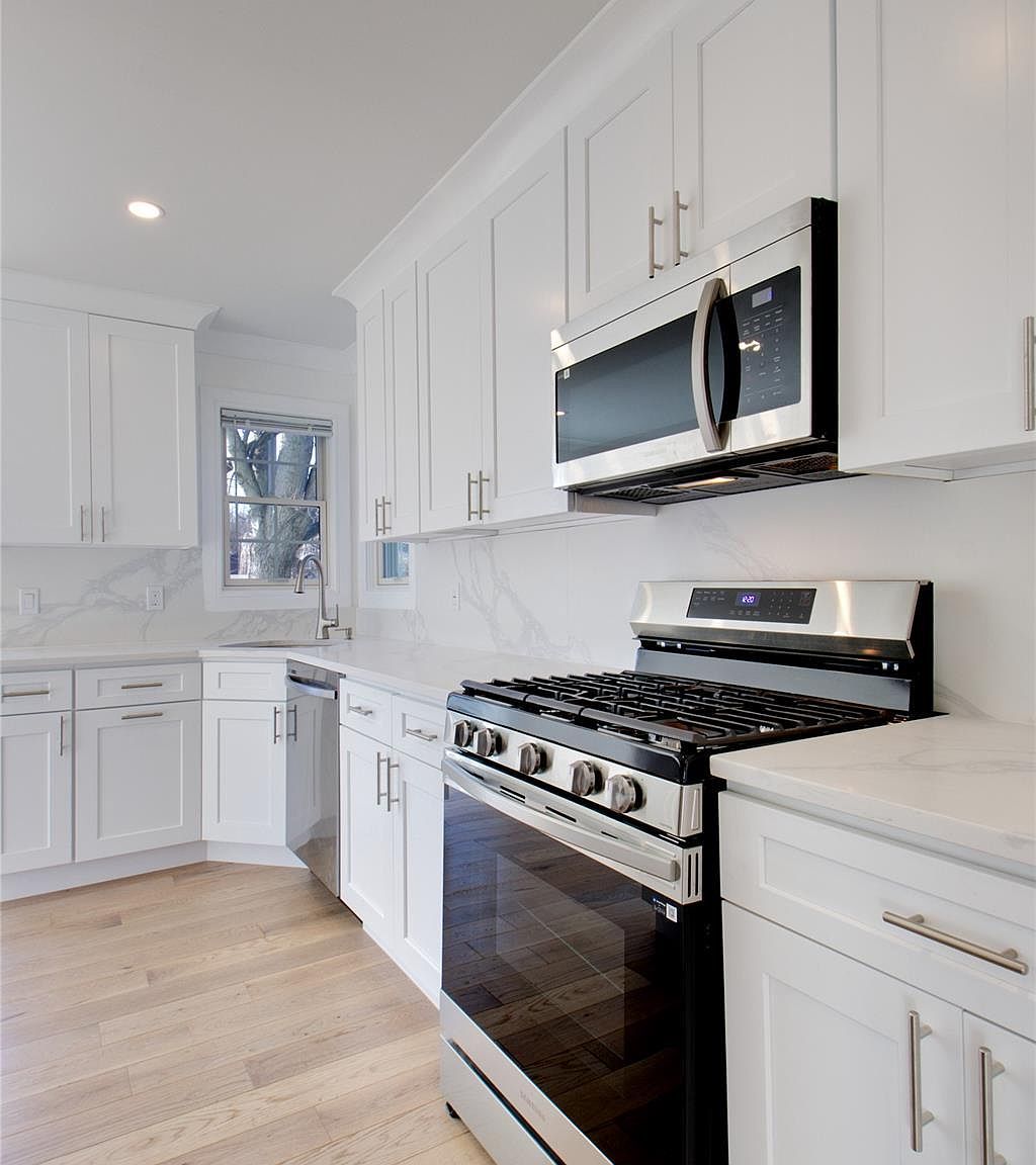 1 Manhasset Ave Port Washington, NY 11050 | Multi Family