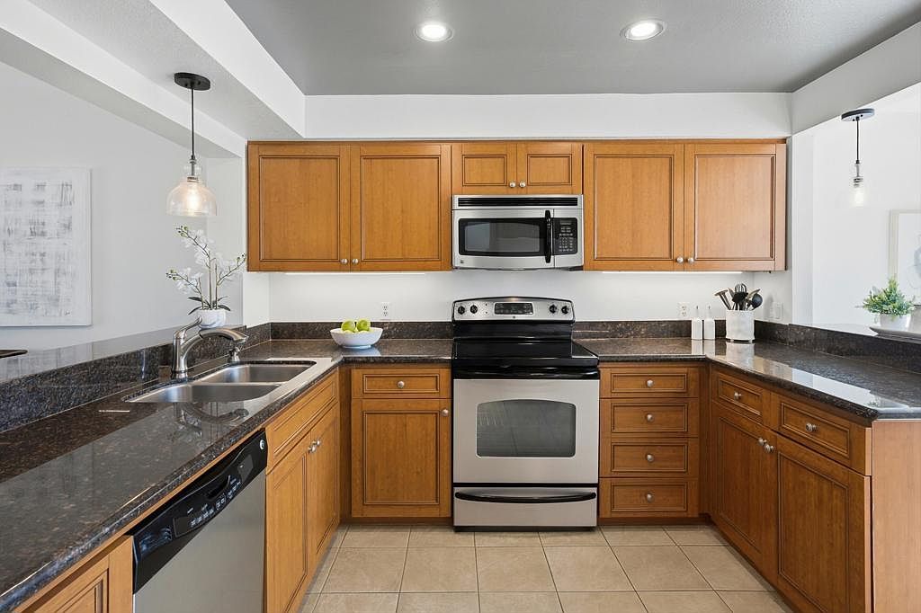 217 Desert Falls Cir Palm Desert, CA 92211 | Condominium