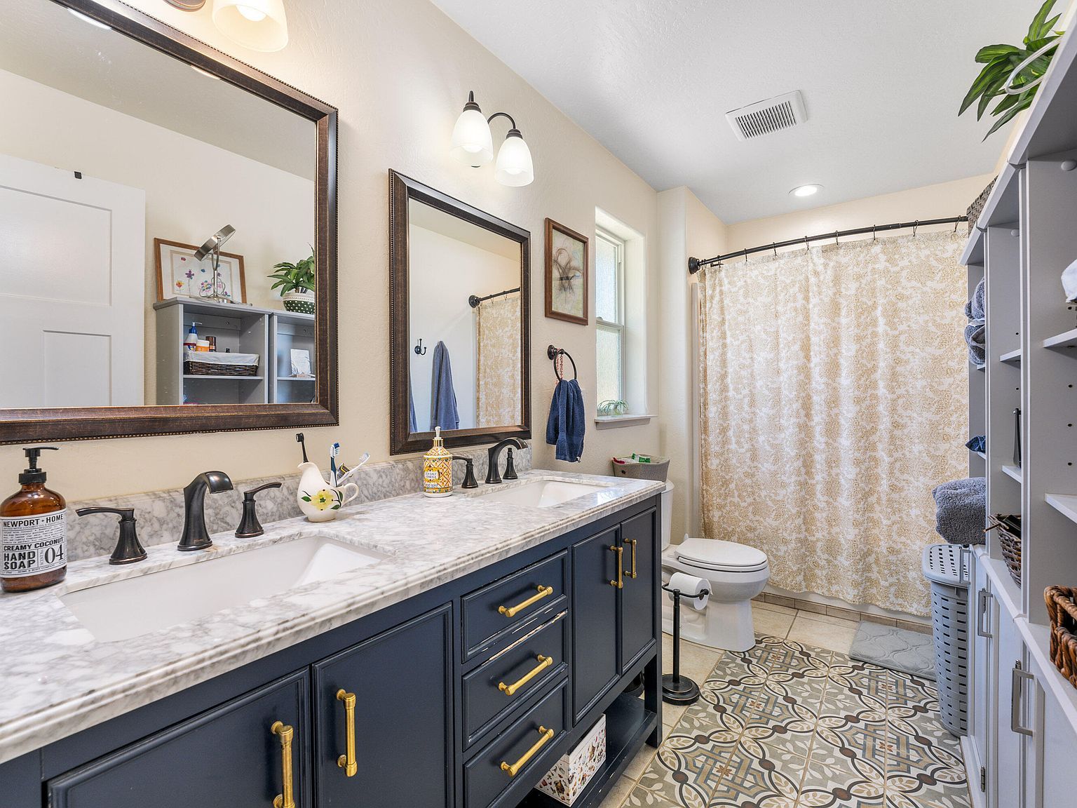 606 NE Dean Dr Grants Pass, OR 97526  | Single Family