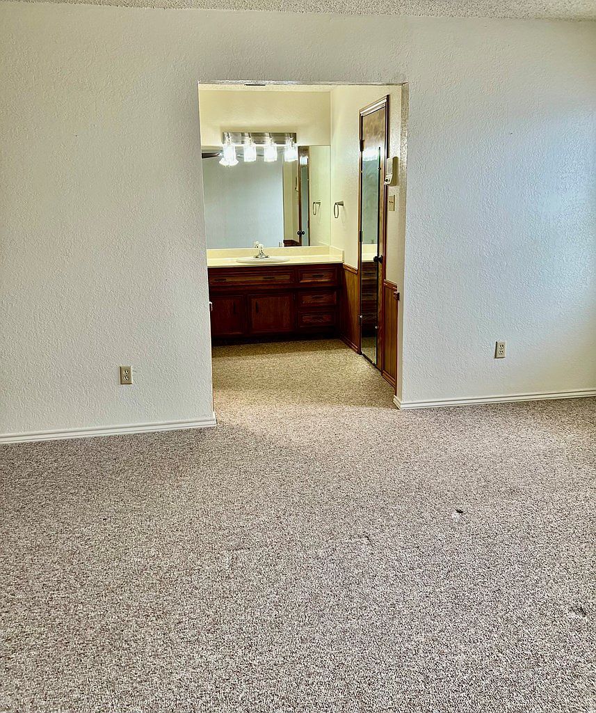 5725 64th St Lubbock, TX 79424  | Single Family