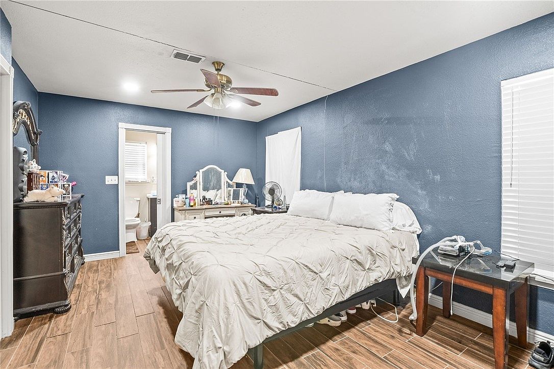 1011 Kleberg St Alice, TX 78332  | Single Family