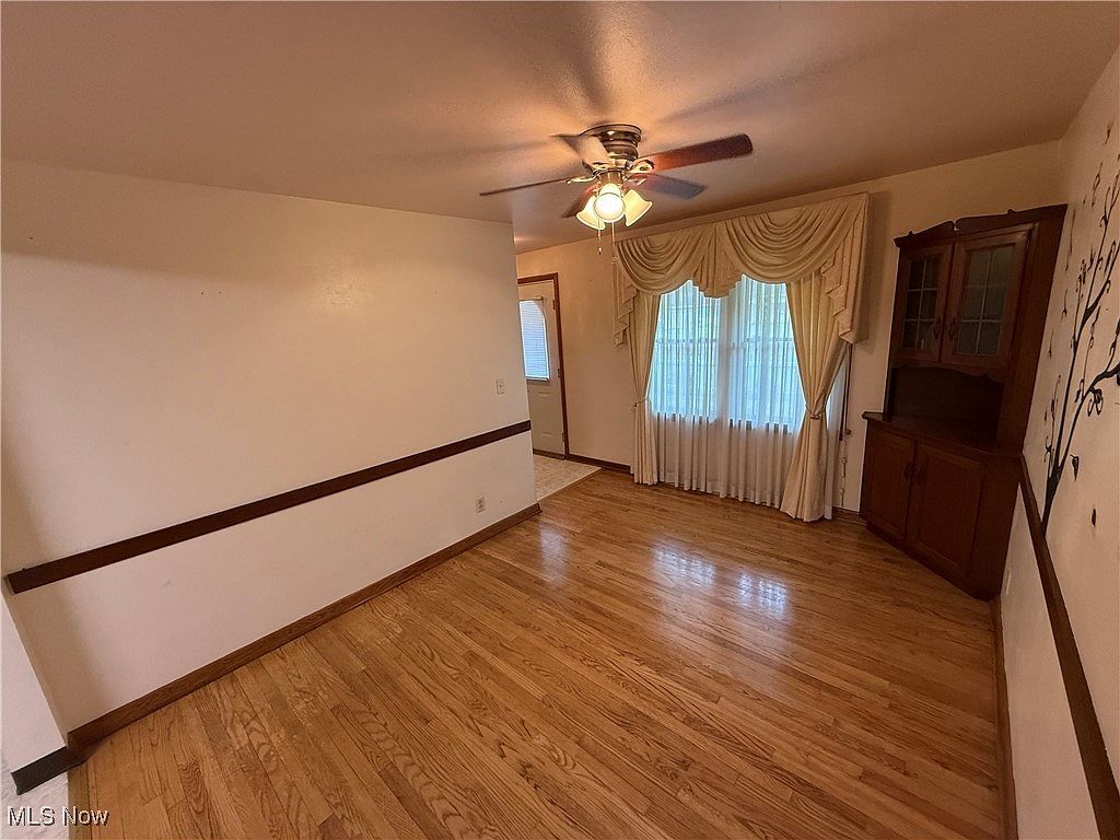 3296 Cricket Dr Youngstown, OH 44511  | Single Family