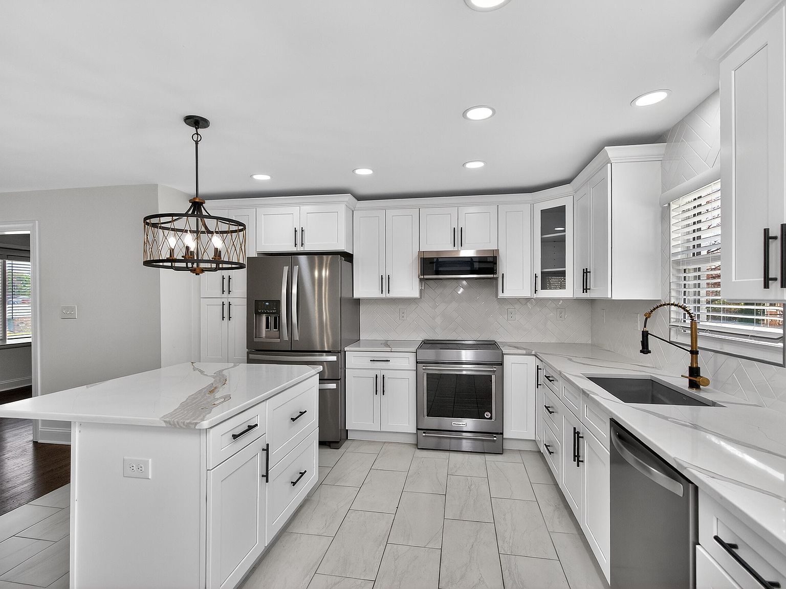 918 Mason Headley Rd Lexington, KY 40504  | Single Family