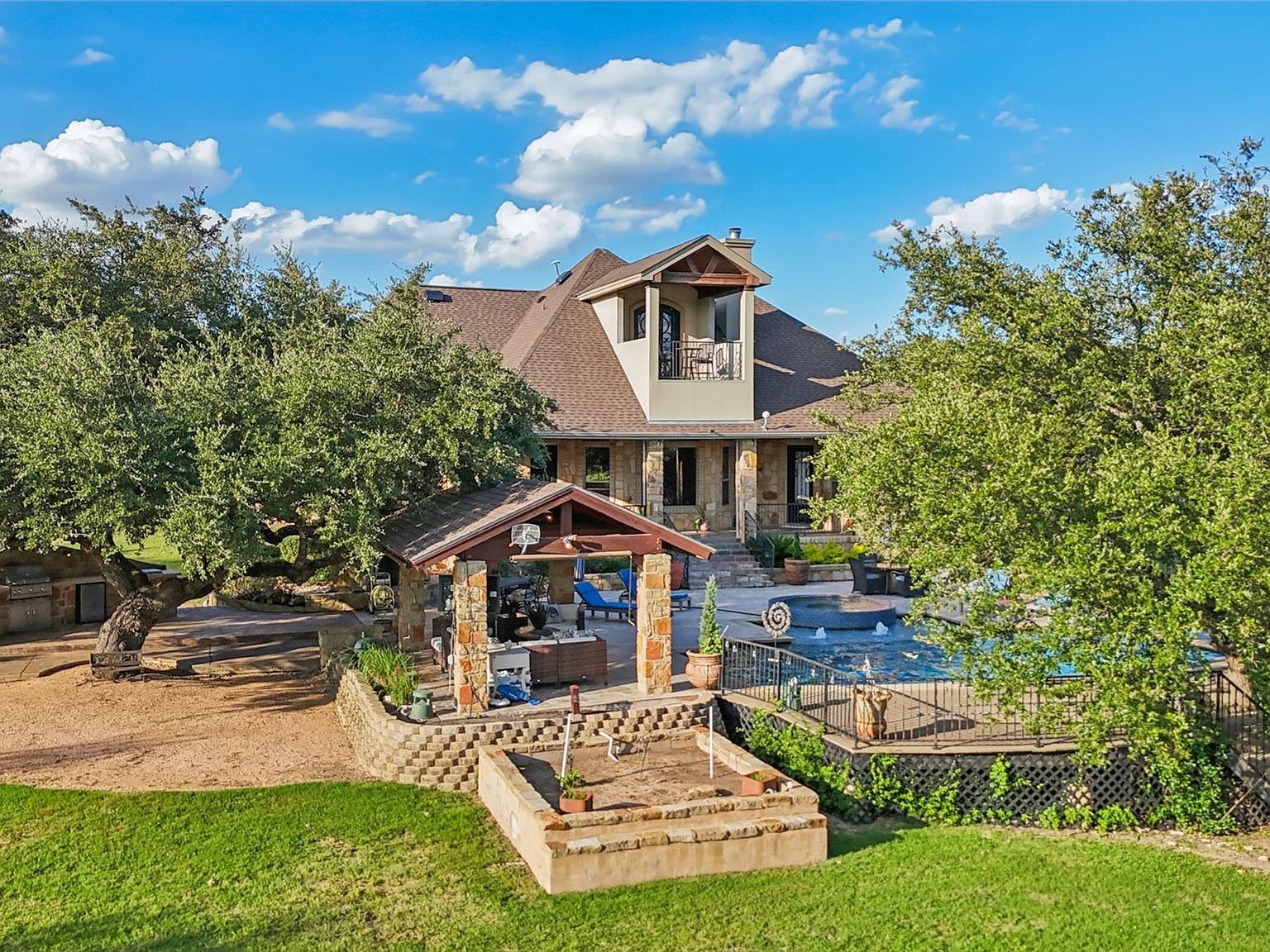 122 Silverstone Dr Georgetown, TX 78633 | Single Family
