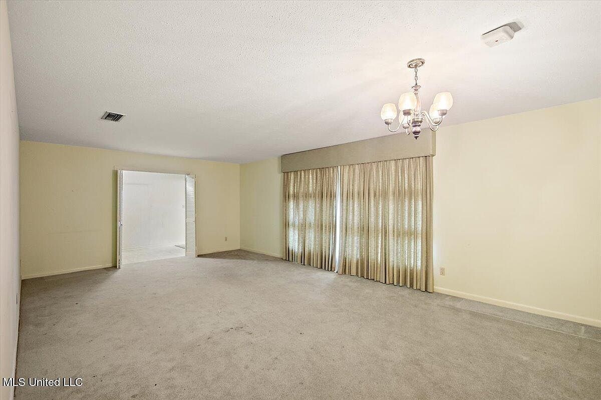 5505 Marblehead Dr Jackson, MS 39211  | Single Family