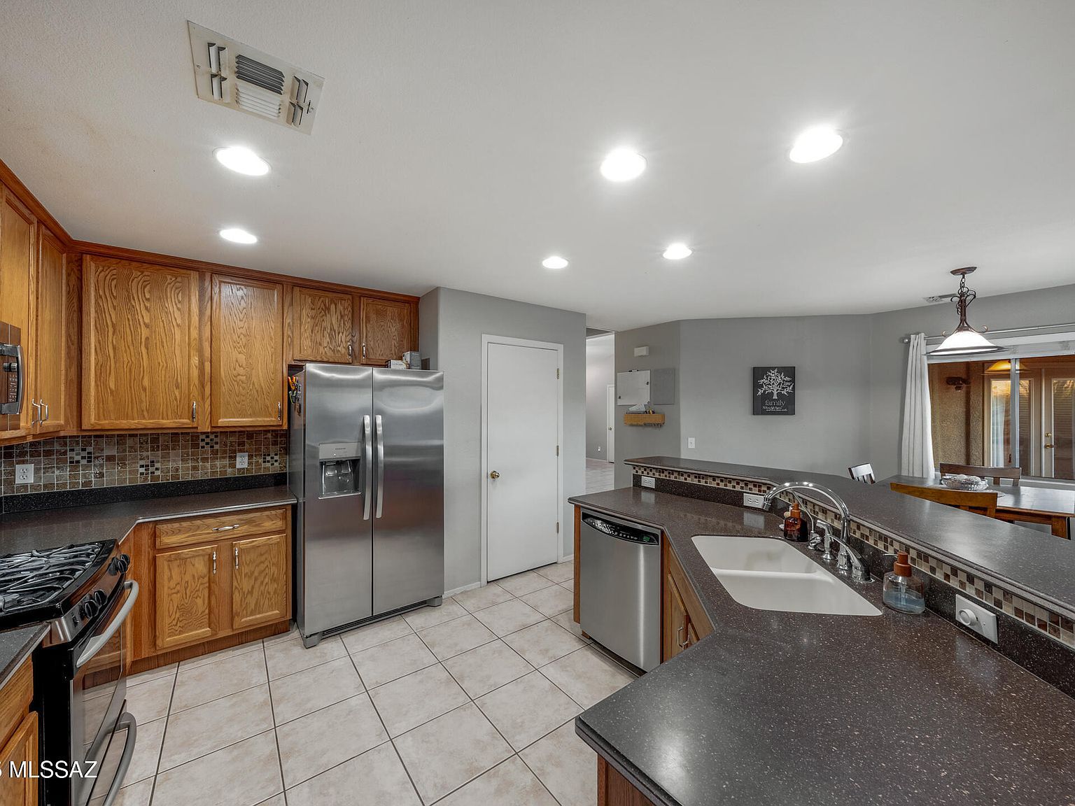 7631 S Laurel Willow Dr Tucson, AZ 85747  | Single Family