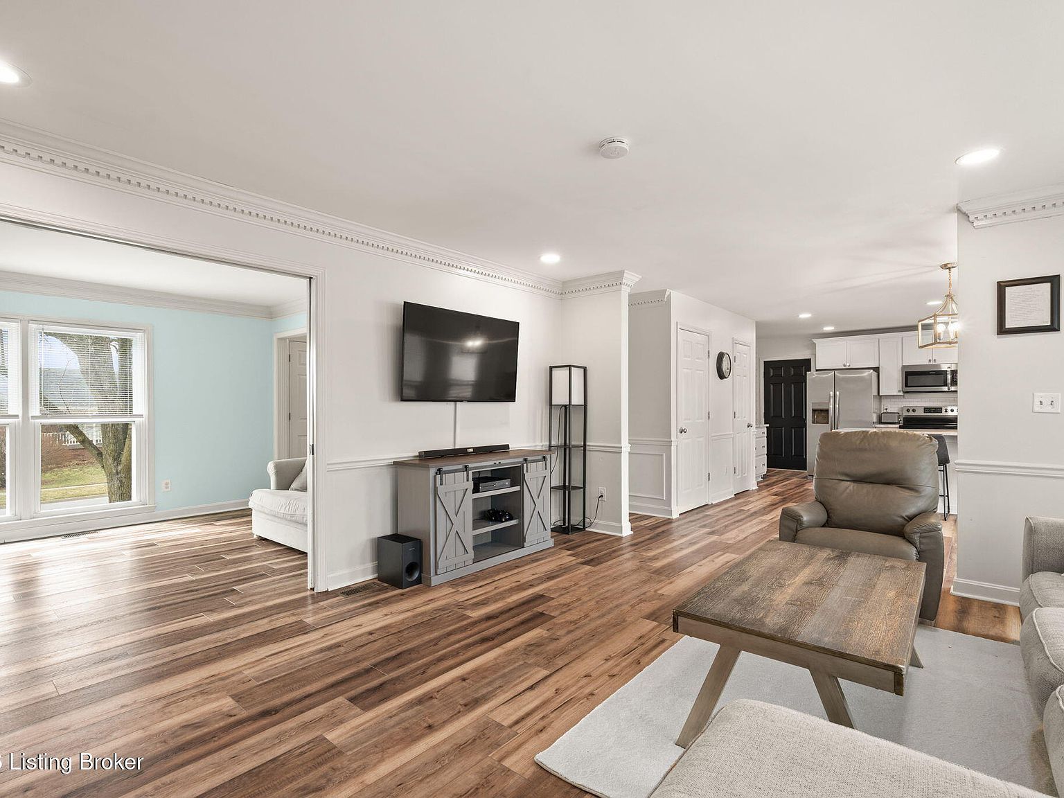 9609 Farmstead Ln Louisville, KY 40291  | Single Family