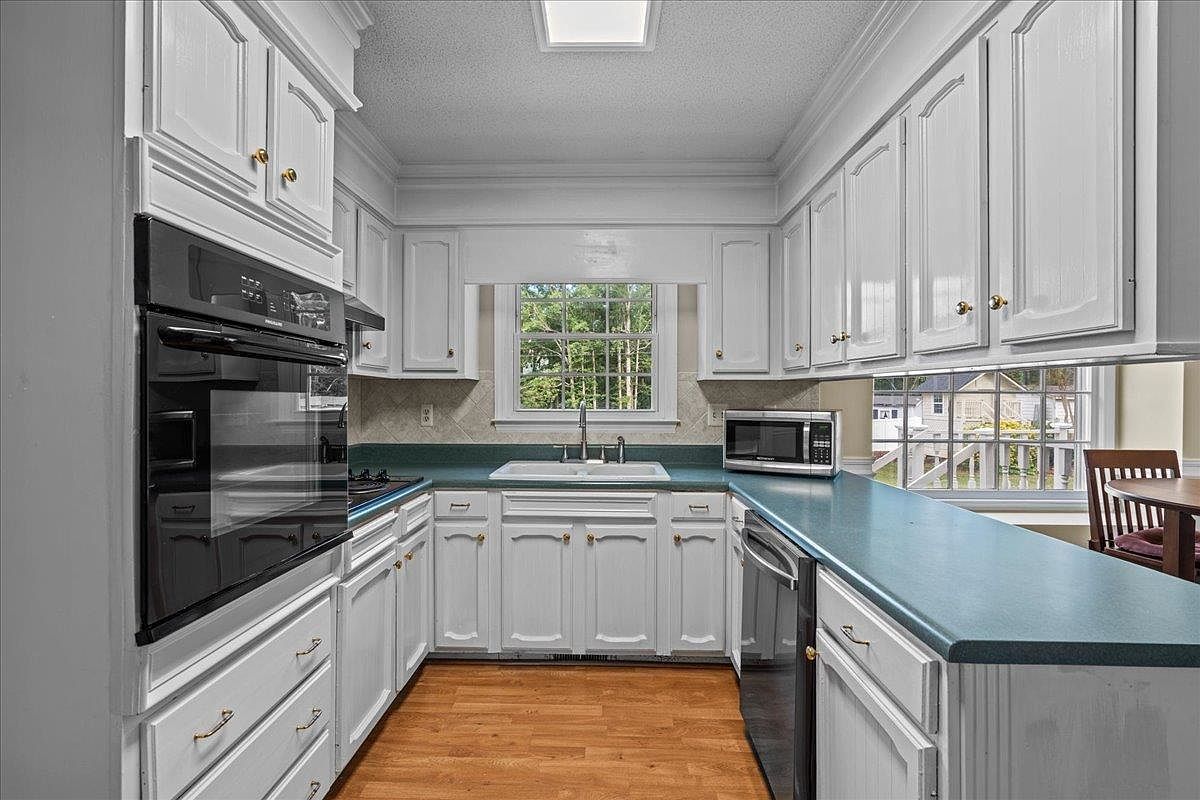 505 Cambridge Dr Spartanburg, SC 29301  | Single Family