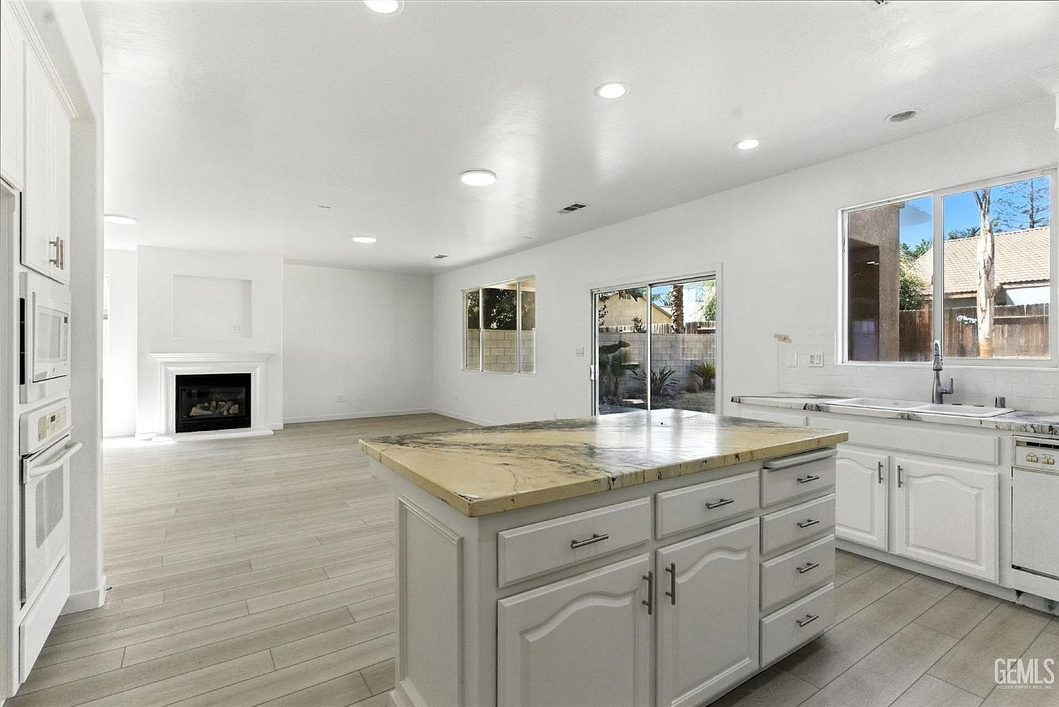 14616 Tralee Dr Bakersfield, CA 93314 | Single Family