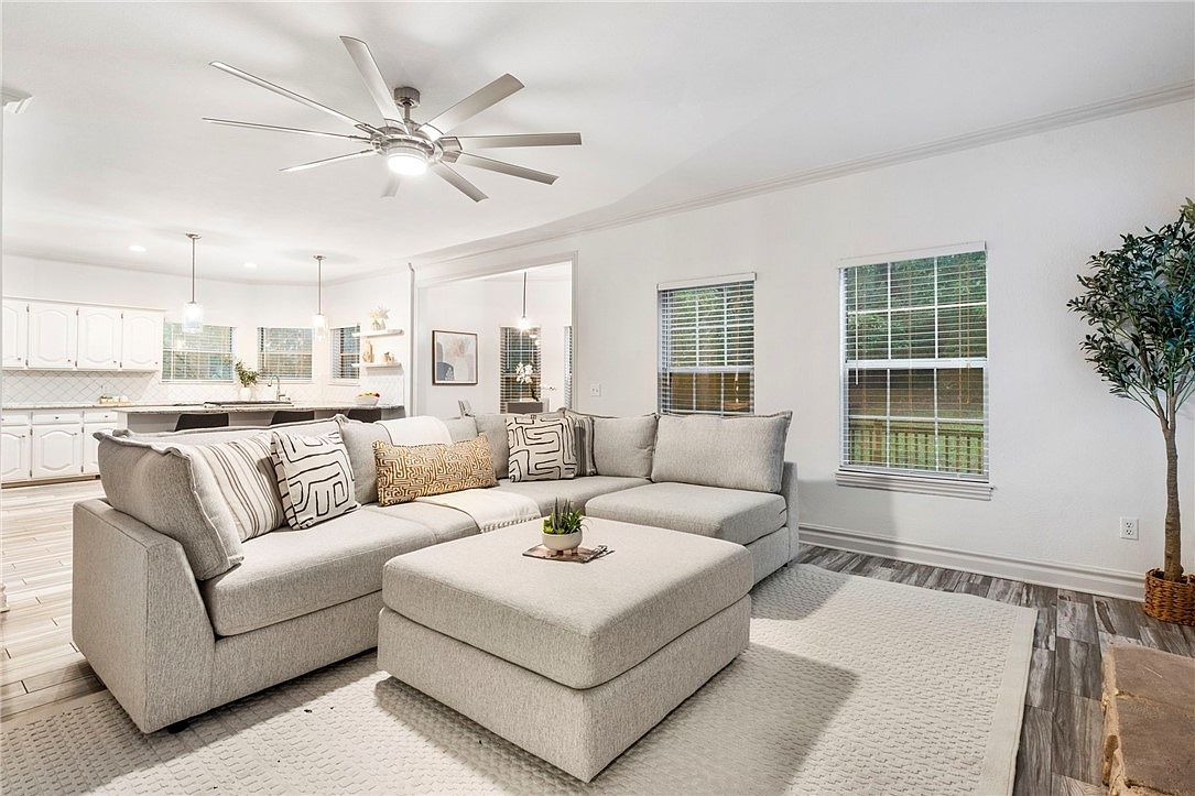 1674 N Forest Hts Fayetteville, AR 72703 | Single Family