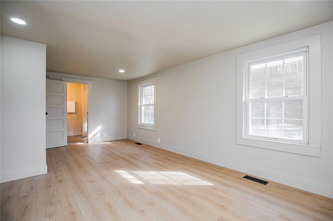 17950 Clear Water Rd Fayetteville, AR 72704  | Single Family