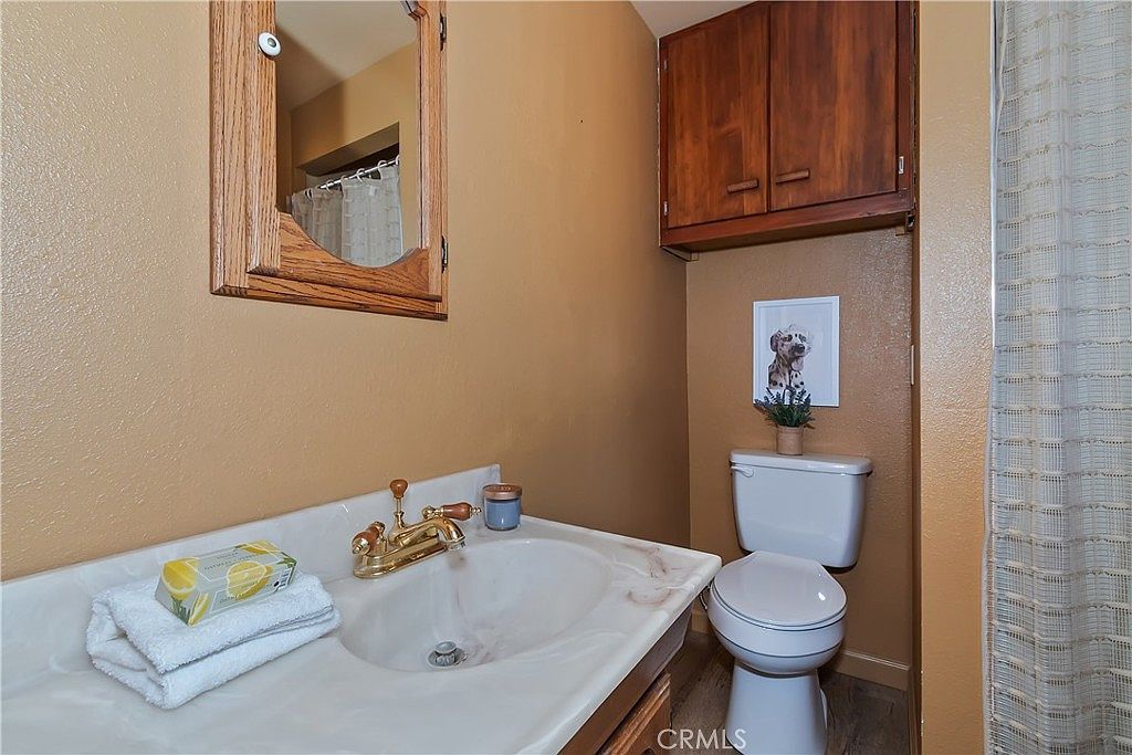 29 Lakeview Tract Fawnskin, CA 92333  | Single Family