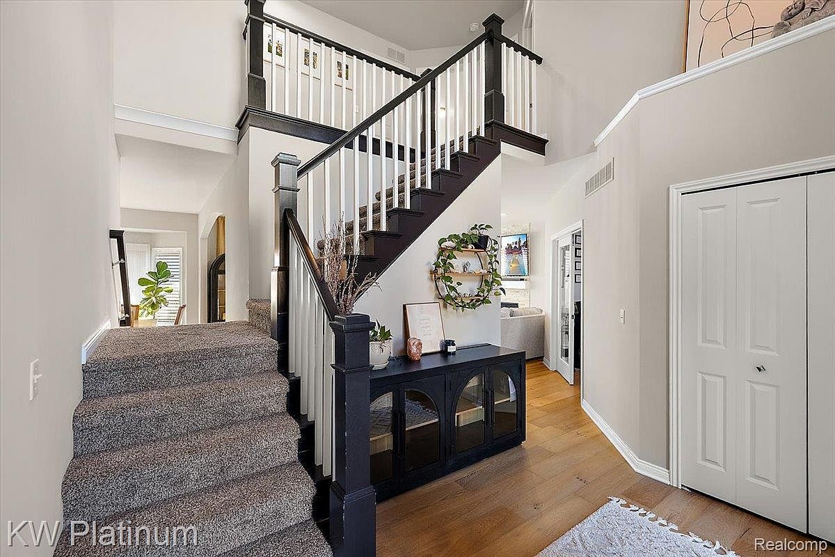 35910 Glenville Dr New Baltimore, MI 48047  | Single Family