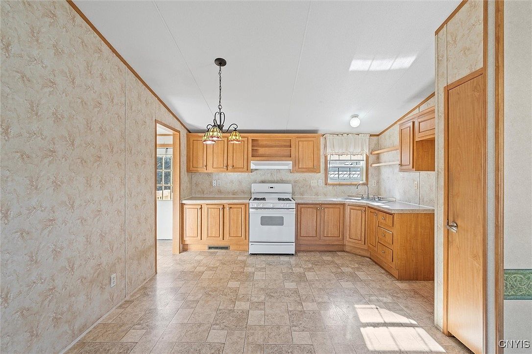 423 Mountain Ash Dr Canandaigua, NY 14424  | New build