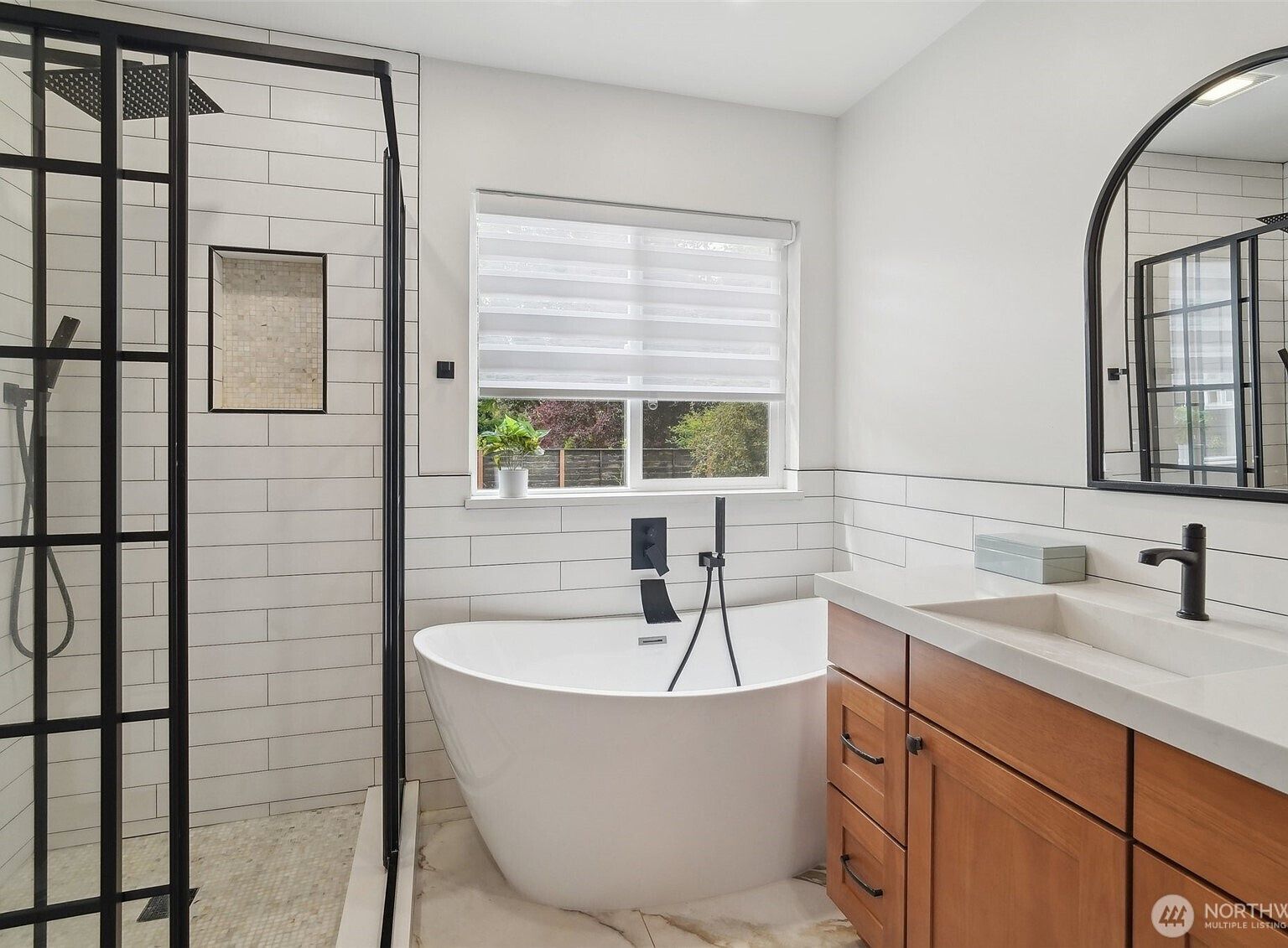 18725 NE 128th Way Redmond, WA 98052  | Single Family