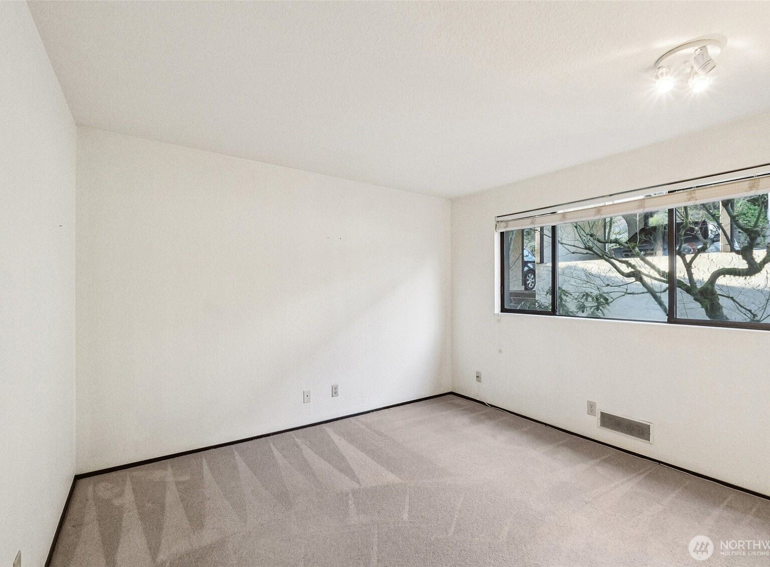 17918 23rd Ln NE #F-201 Shoreline, WA 98155 | Condominium