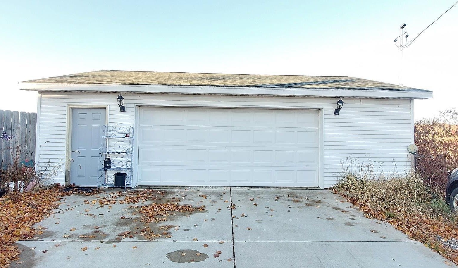 5700 E Chicago Rd Jonesville, MI 49250  | Single Family