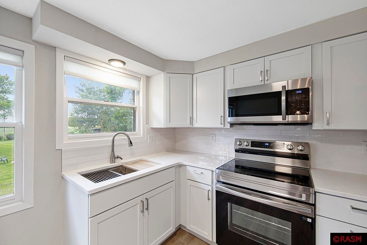 205 Park Ave N Vernon Center, MN 56090 | Single Family