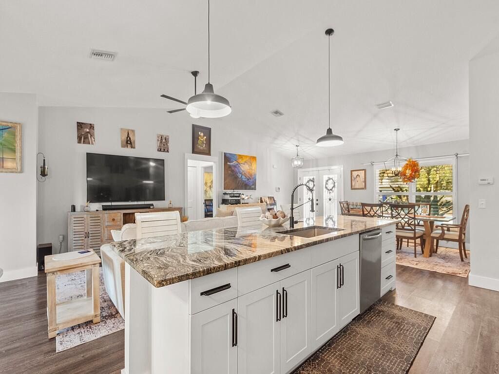 615 19th St SW Vero Beach, FL 32962 | Single Family