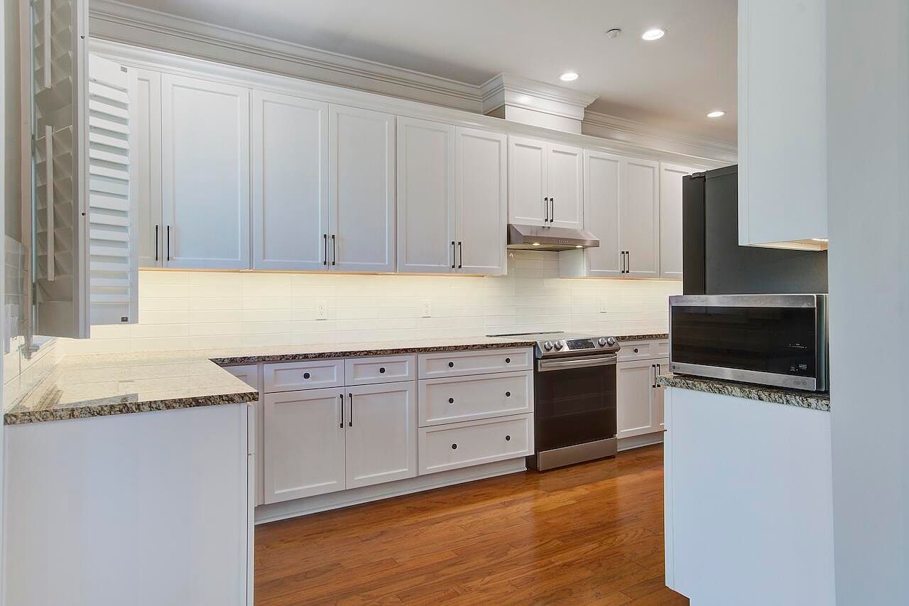 656 Coleman Blvd UNIT 402 Mount Pleasant, SC 29464 | Condominium