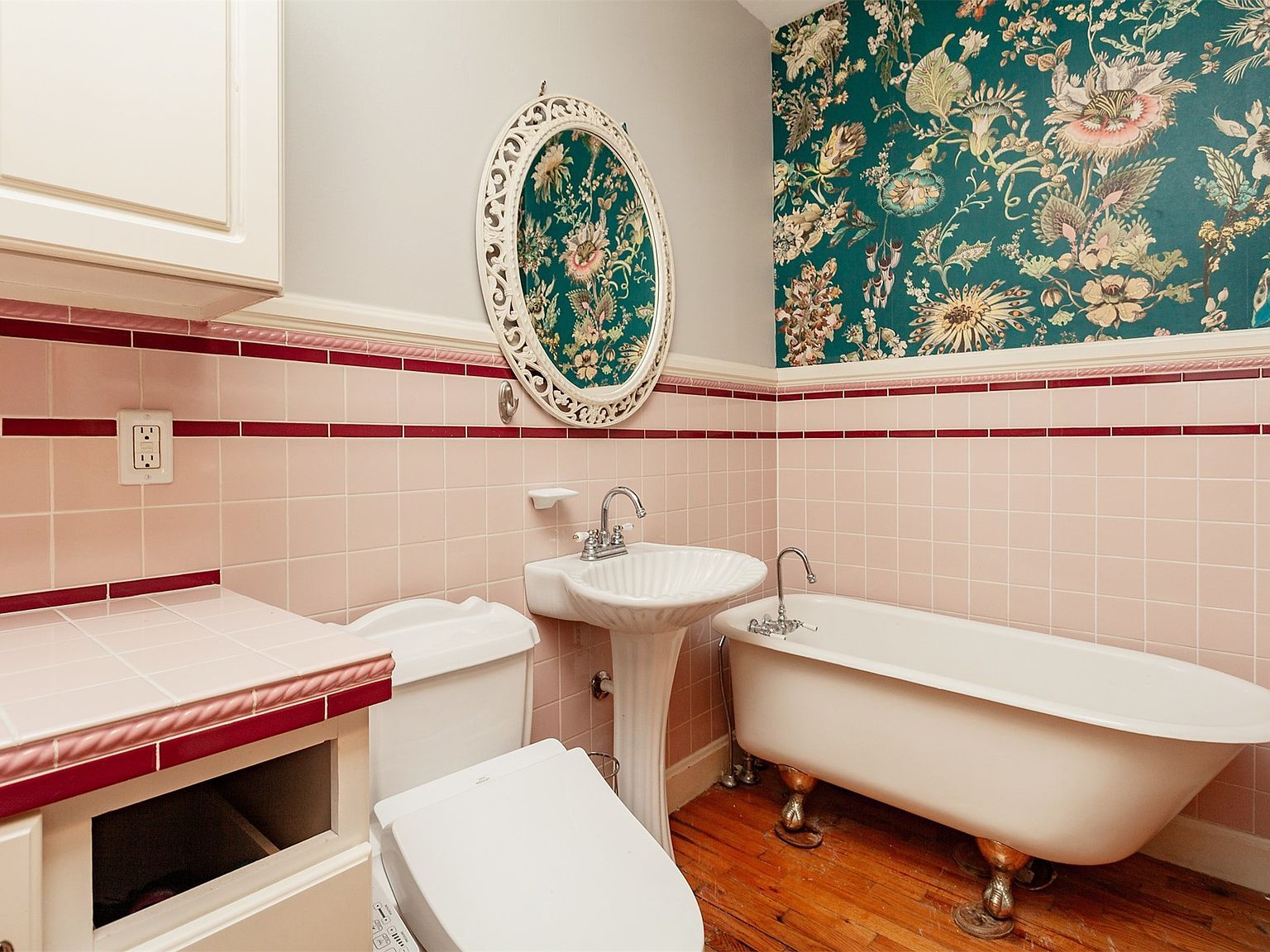 412 Fulton Dr Des Moines, IA 50315  | Single Family