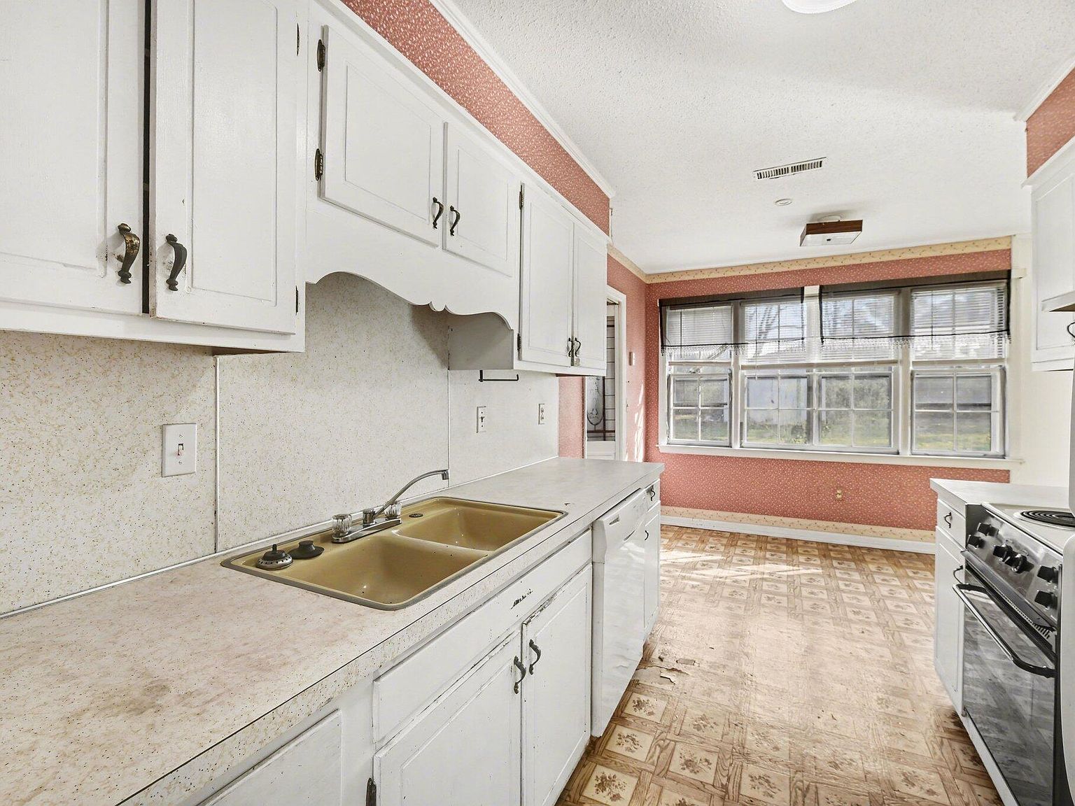 123 Saint Marks Dr Goose Creek, SC 29445  | Single Family