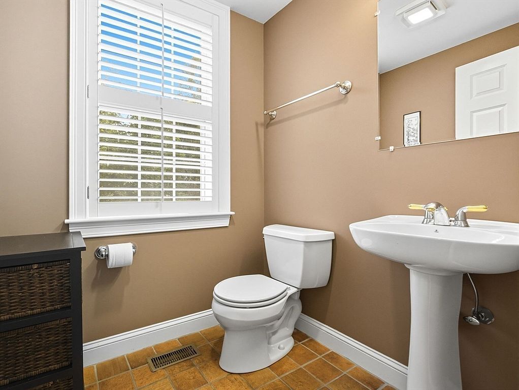 35 Andrea Cir UNIT 35 Needham Heights, MA 02494  | Single Family