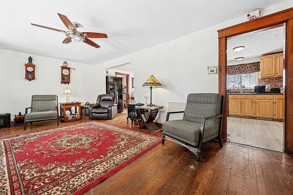 152 Beaverbrook Pkwy Worcester, MA 01603  | Single Family