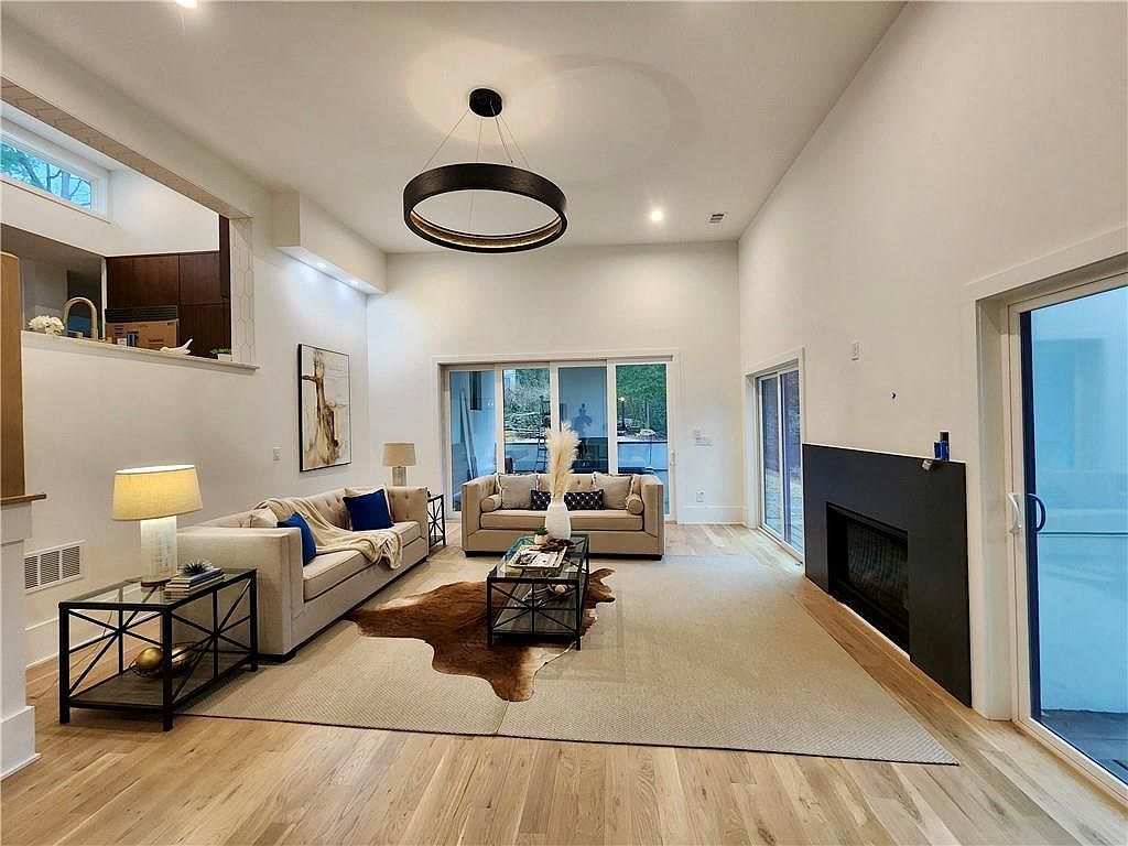 3134 W Roxboro Rd NE Atlanta, GA 30324  | Single Family