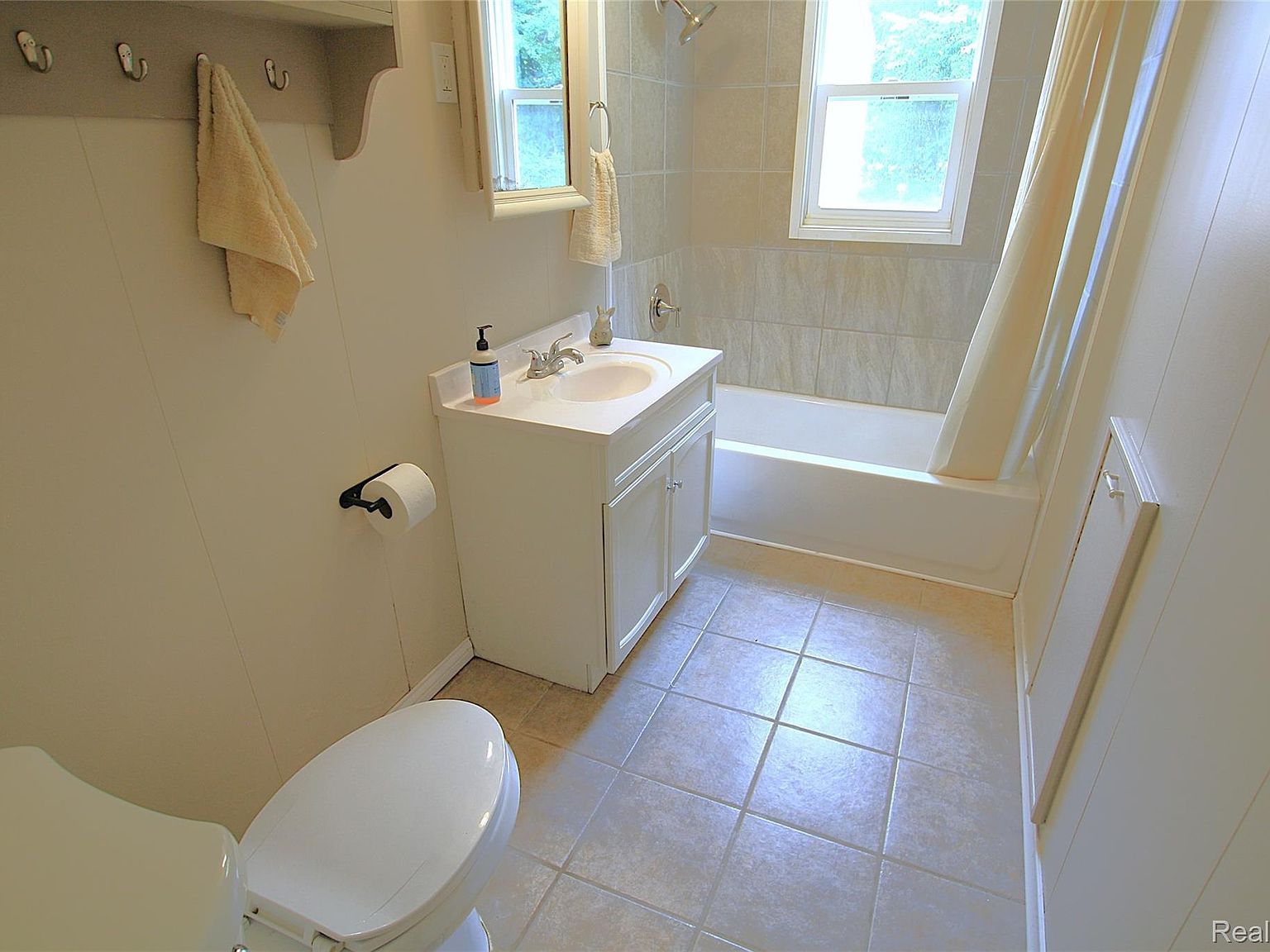 5964 Kader Dr Flint, MI 48506  | Single Family