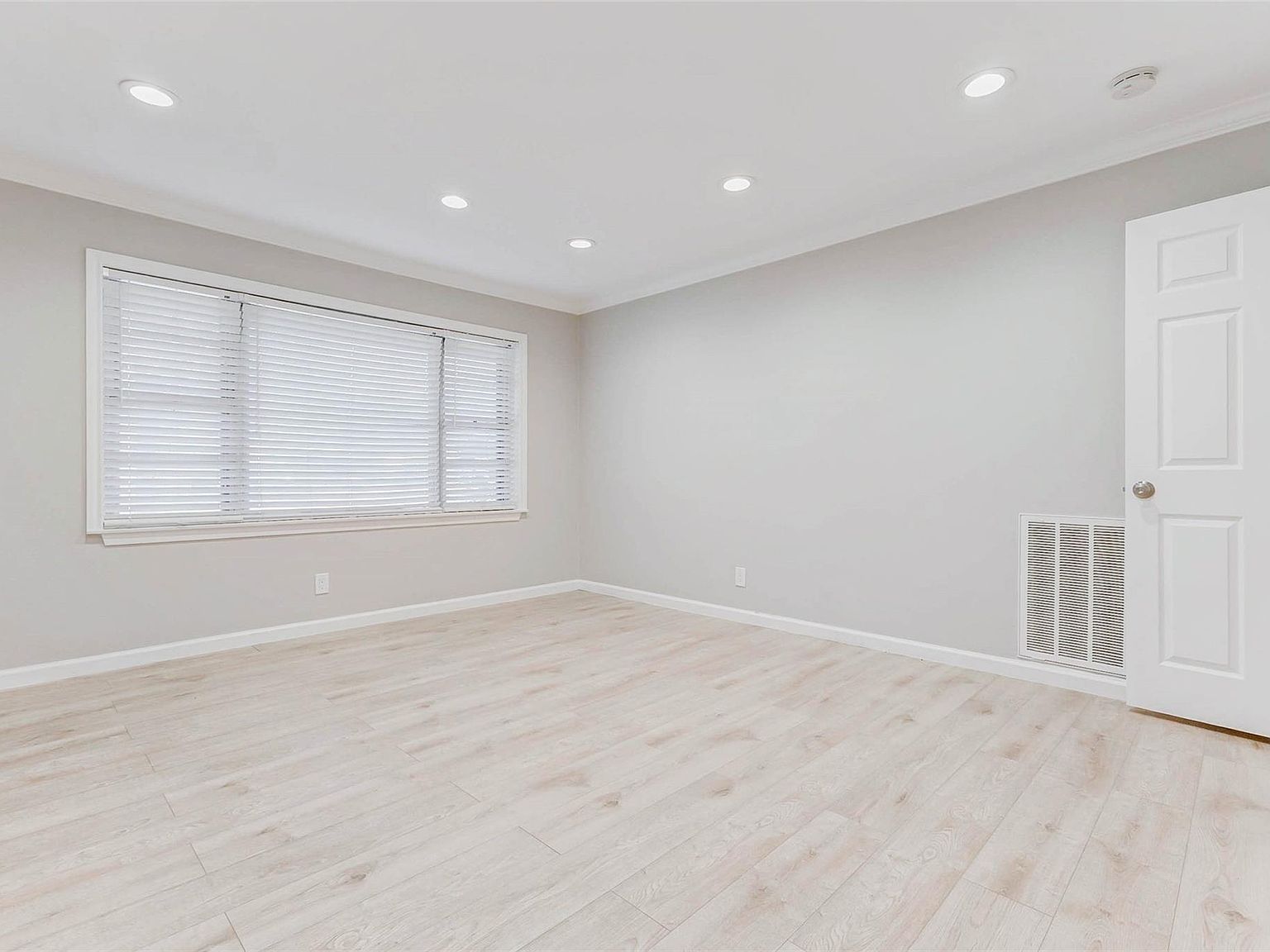 5037 W 43rd St Houston, TX 77092  | Single Family