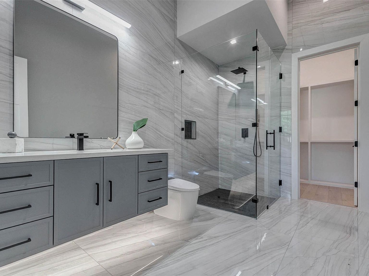 207 W 33rd St Houston, TX 77018  | Single Family