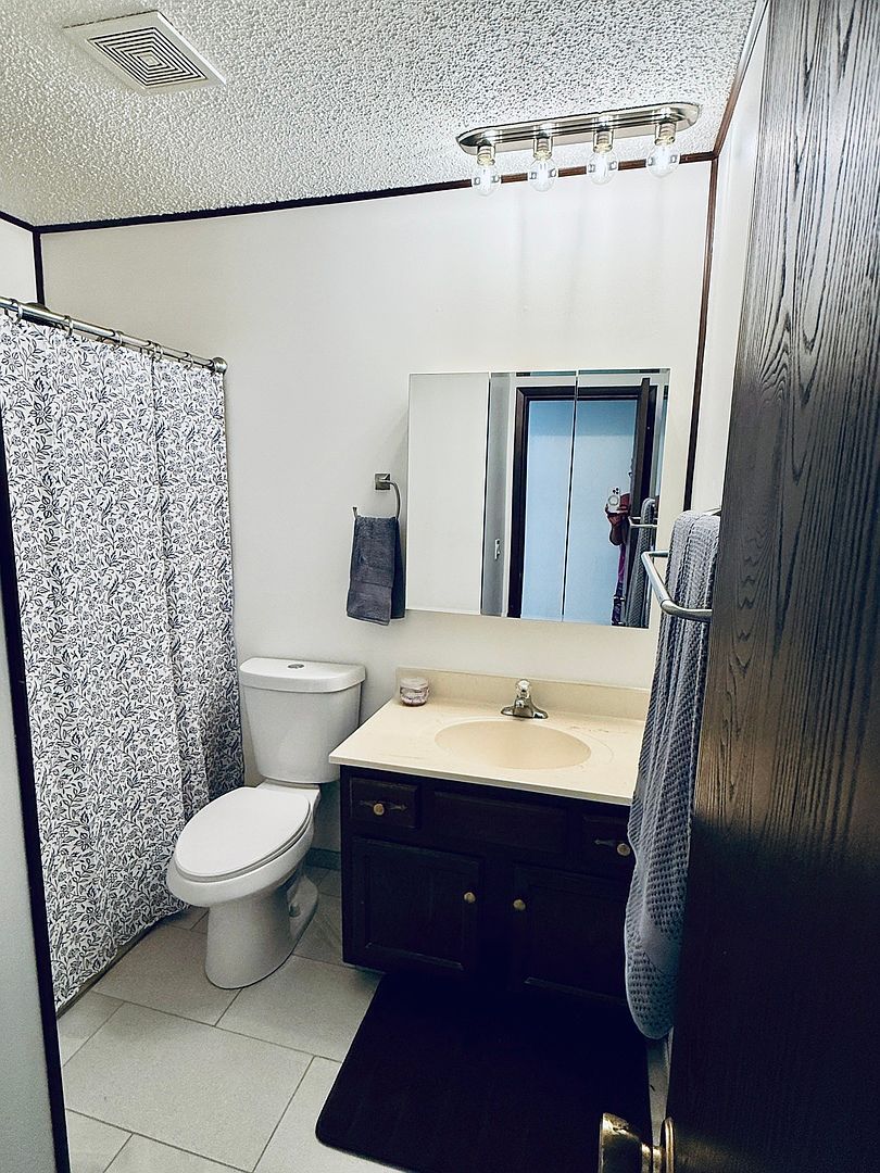 5872 S Beebe Dr Rochelle, IL 61068 | Single Family