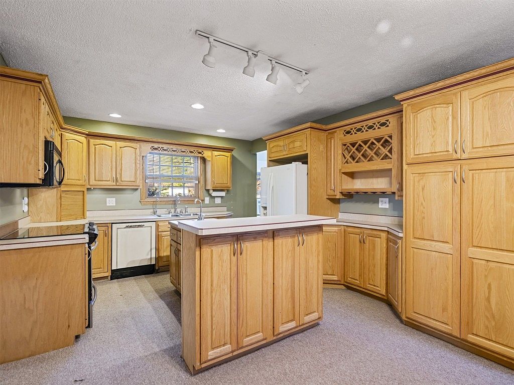 409 E Jamestown Rd Greenville, PA 16125 | Multi Family