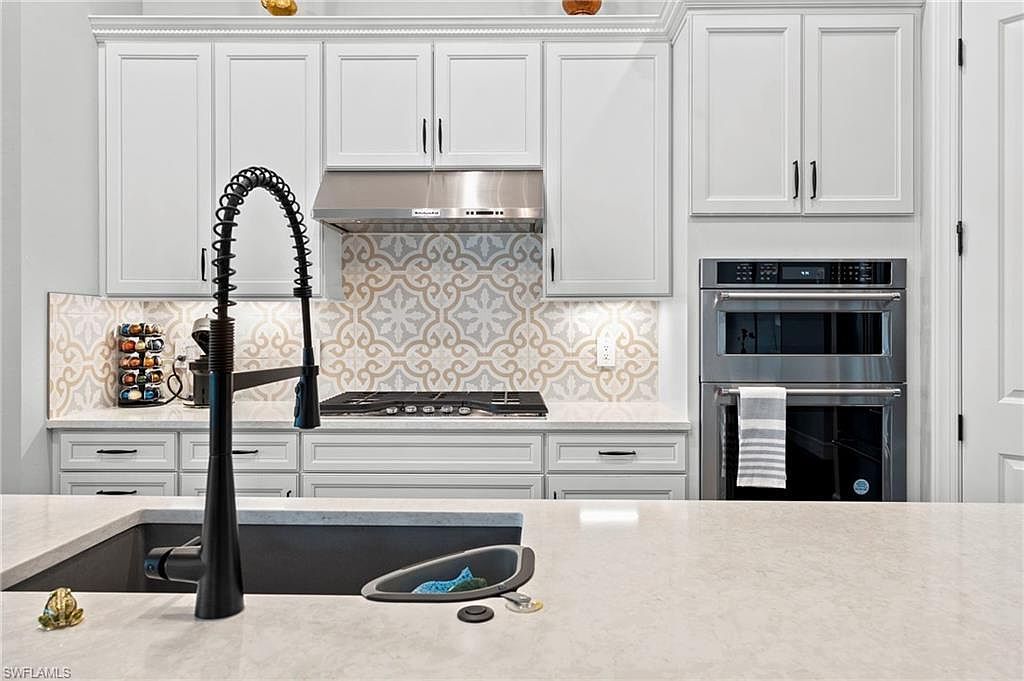 9811 Everglades Dr Naples, FL 34120 | Single Family