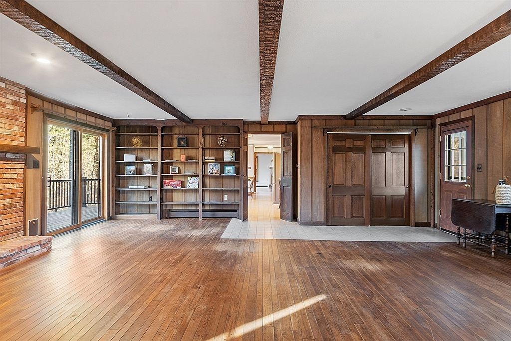 31 Mohawk Rd Andover, MA 01810  | Single Family