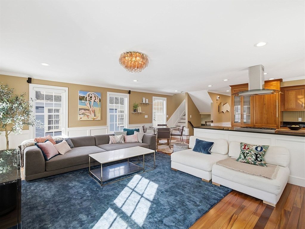 102 Pleasant St Unit 102 Newburyport, MA 01950 | Single Family