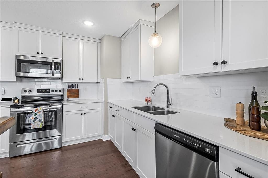 3705 SW Walsh Dr Lees Summit, MO 64082  | New build