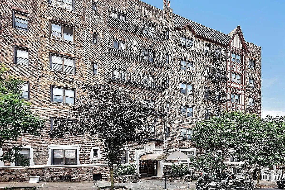 130 Bay Ridge Pkwy APT 1C Brooklyn, NY 11209  | Condominium