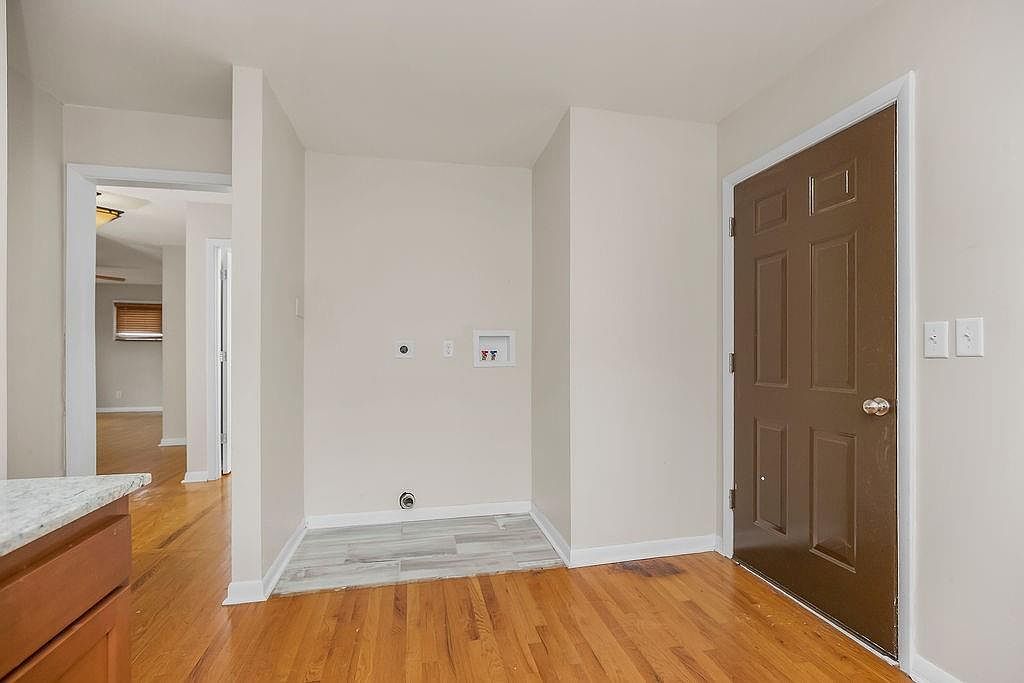 419 NW North Shore Dr Kansas City, MO 64151  | Single Family