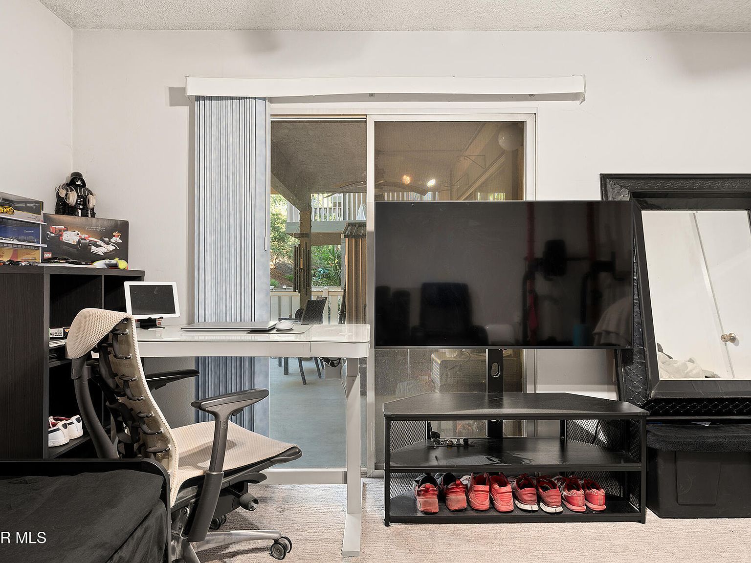 327 Chestnut Hill Ct APT 11 Thousand Oaks, CA 91360  | Condominium