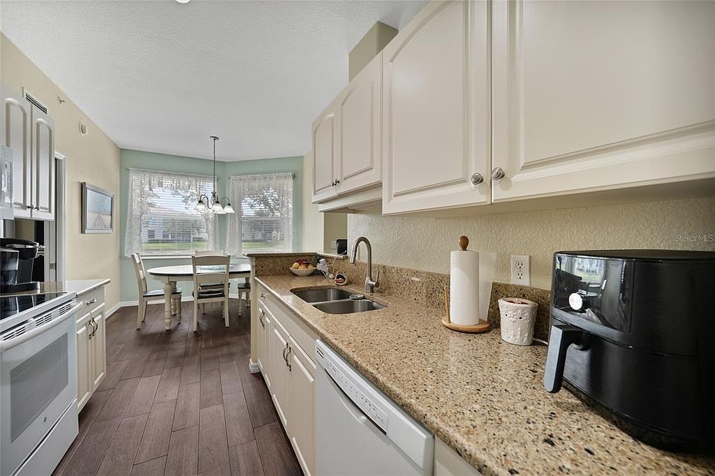 4262 Vicenza Dr #B38 Venice, FL 34293  | Condominium