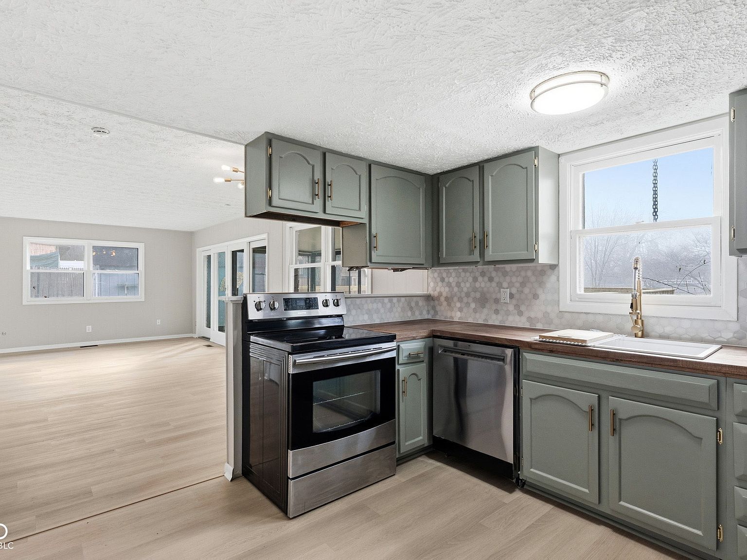 2193 W 100 N Greenfield, IN 46140 | Single Family