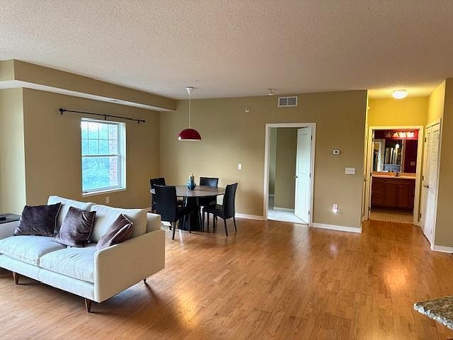 619 8th St SE UNIT 409 Minneapolis, MN 55414  | Condominium
