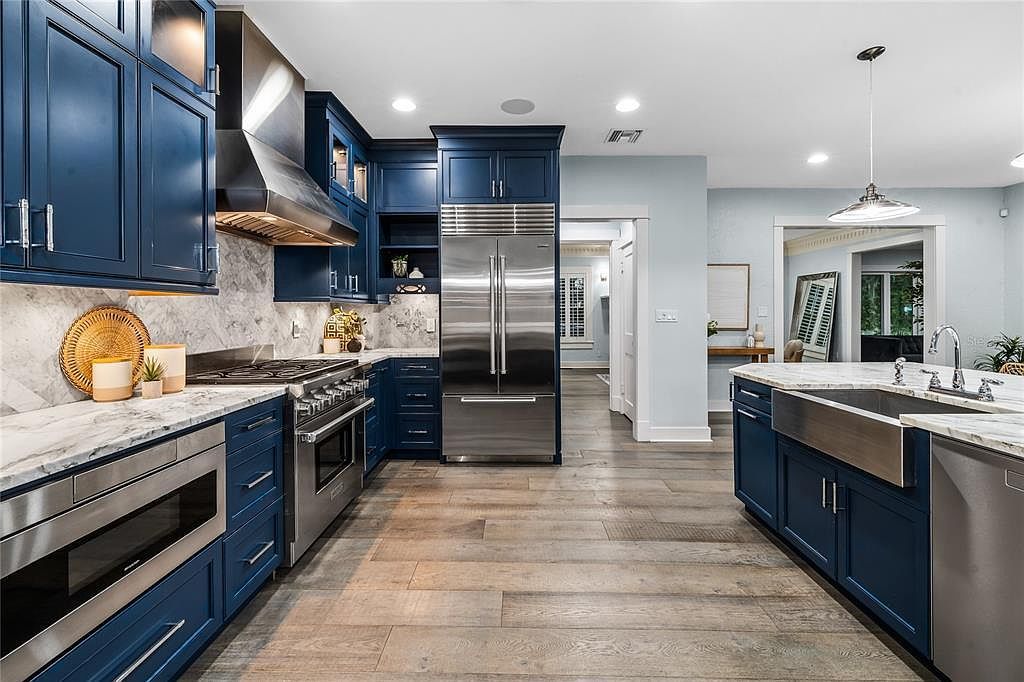 727 Park Lake Cir Orlando, FL 32803 | Single Family