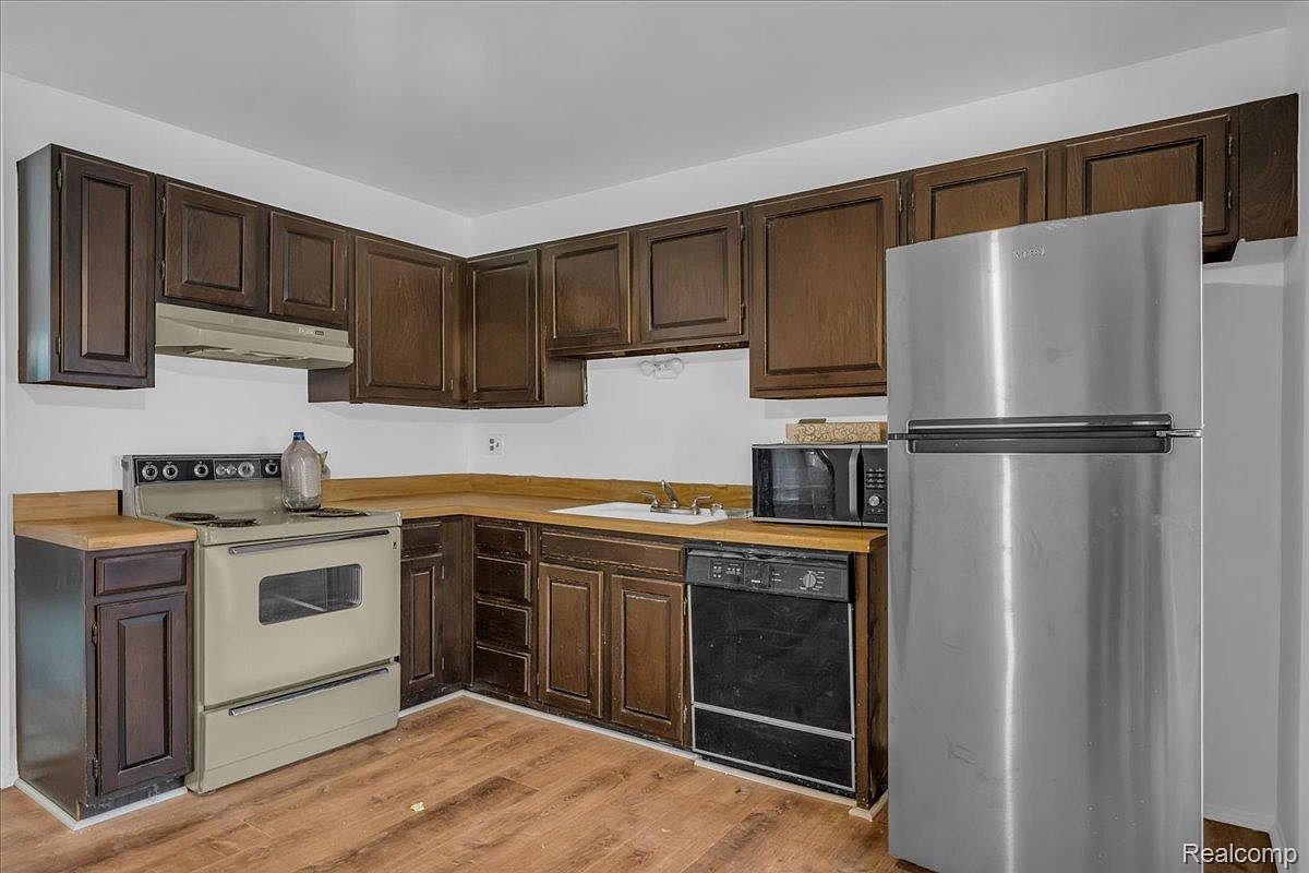 1402 Heritage Dr Canton, MI 48188 | Single Family