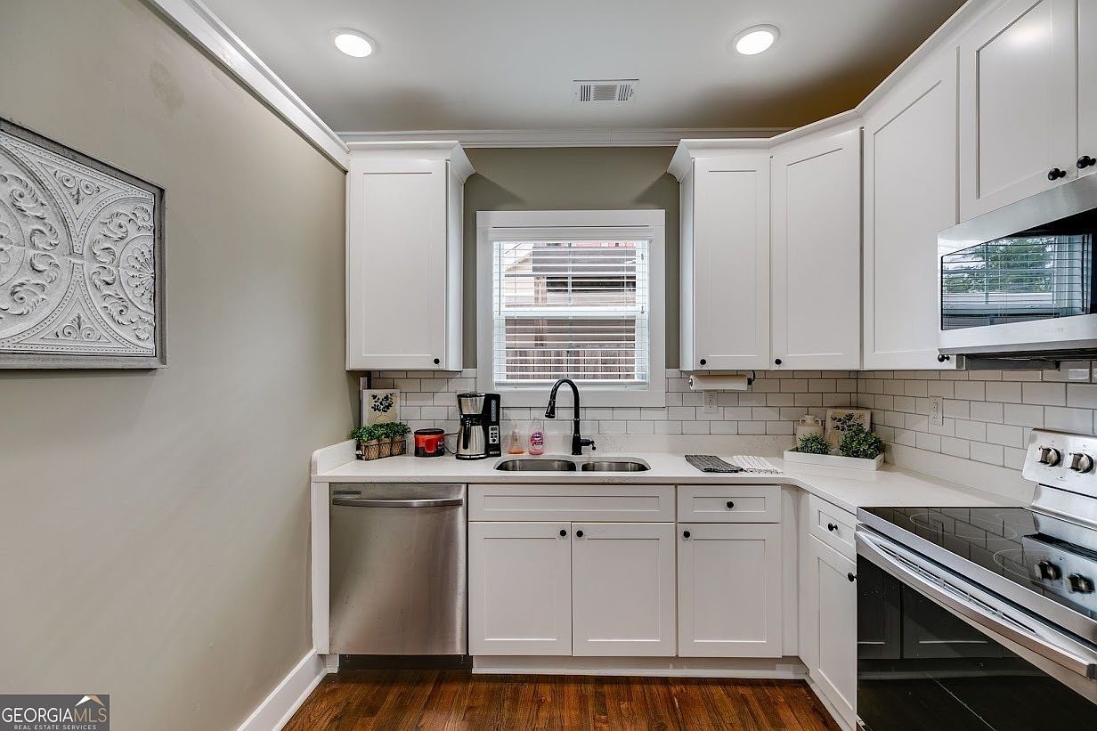 107 College St Carrollton, GA 30117  | Single Family