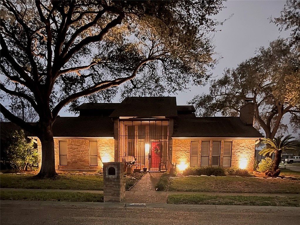 6042 Lost Creek Dr Corpus Christi, TX 78413  | Single Family