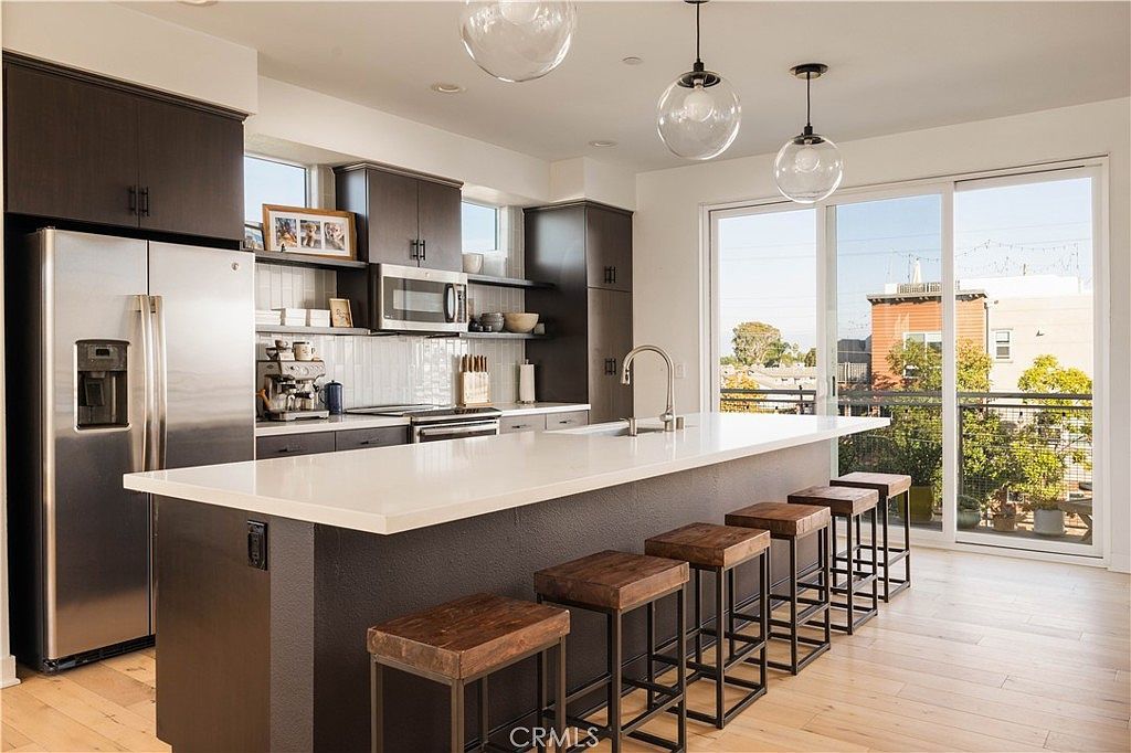 2023 Placentia Ave Costa Mesa, CA 92627  | Condominium